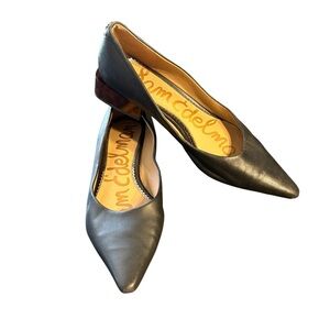 Sam Edelman black leather point toe Pearson slip on shoe 9